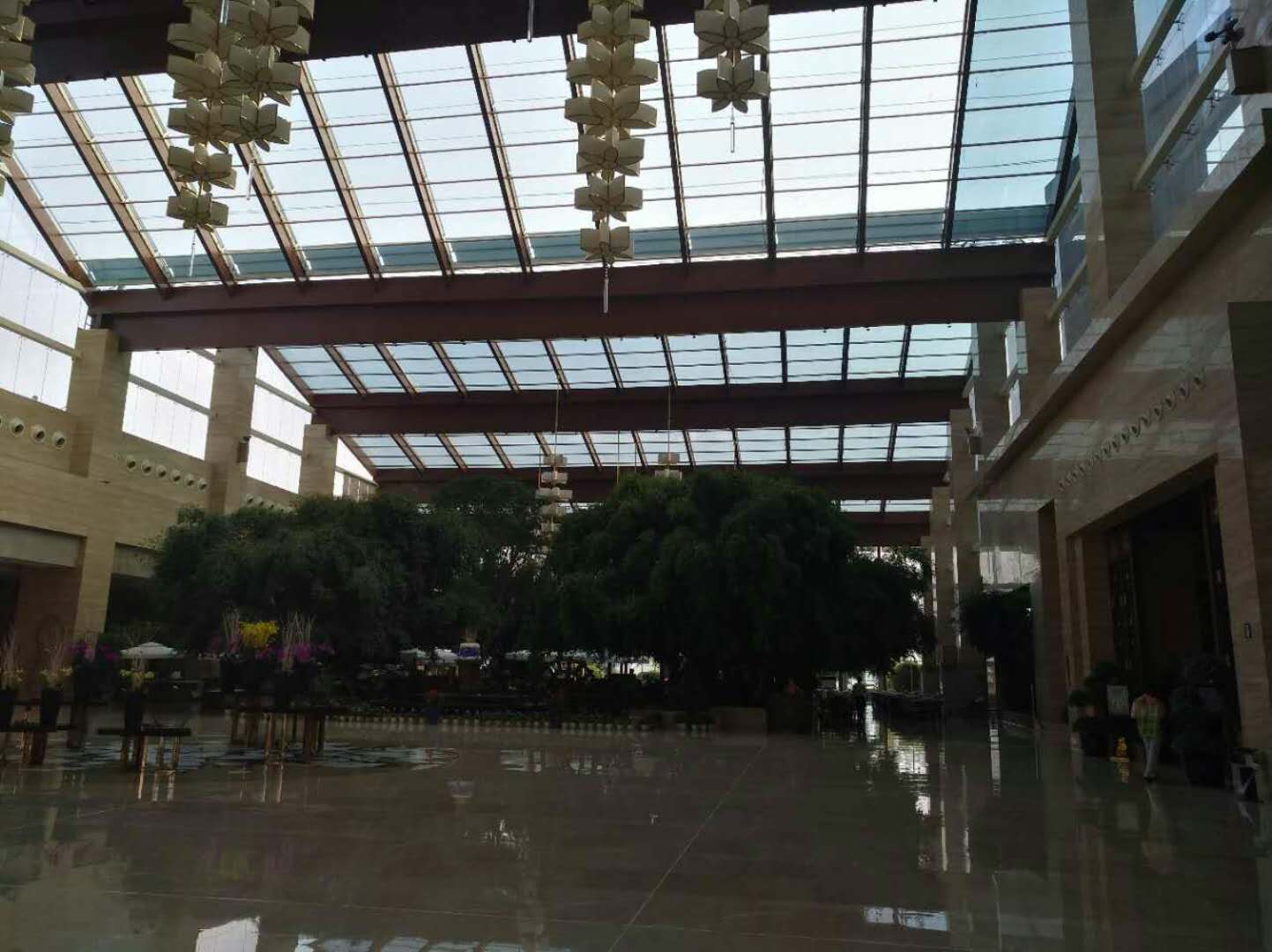 重慶輝祥彬節(jié)能科技有限公司,太陽(yáng)隔熱膜,安全防爆膜,輝祥貼膜,重慶輝祥貼膜.玻璃貼膜. 建筑膜 .隔熱膜.貼膜.龍膜建筑膜.山太克建筑膜.KDX建筑膜.